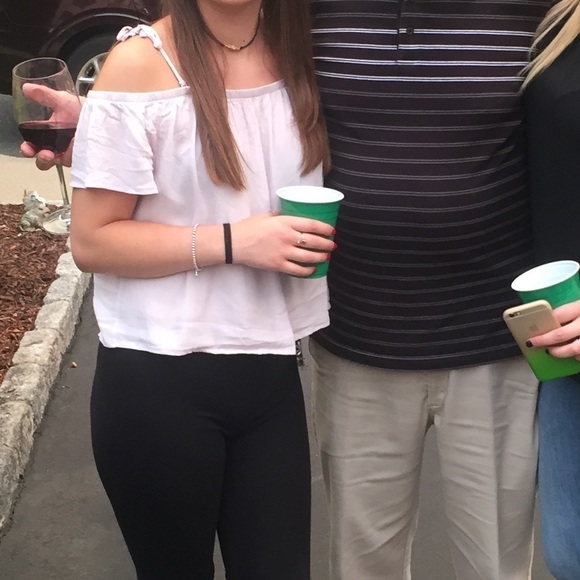 🌸 Garage Flowy Top - Picture 6 of 6